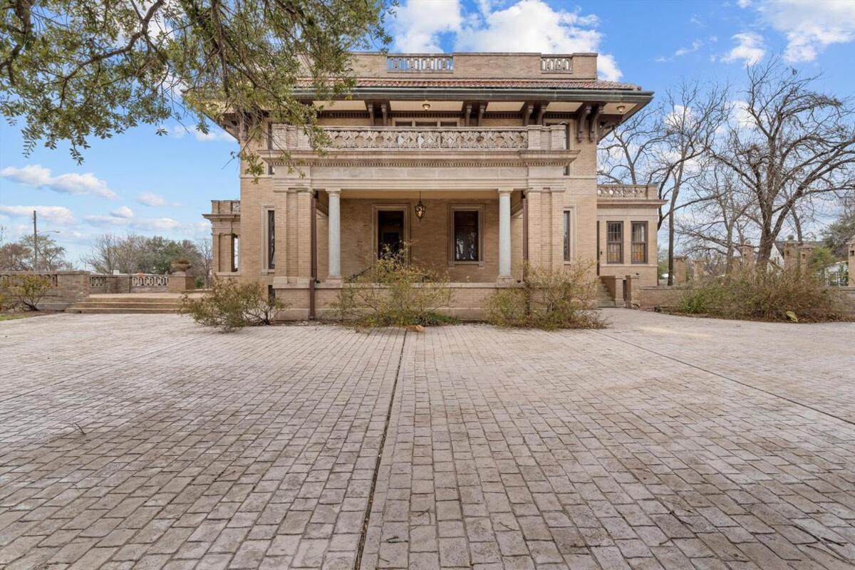 Villa Historic Migel House In Downtown Waco Exterior foto